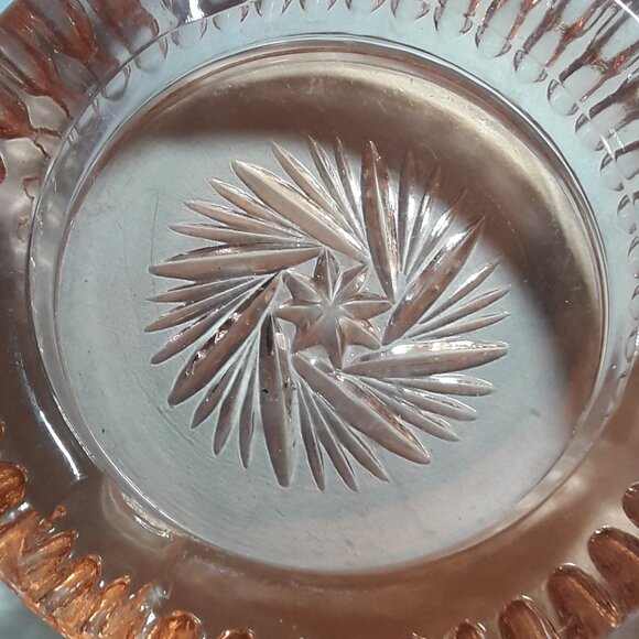 Pink Depression Glass Ashtray Round Flower Pinwheel Pattern 4 Cigarette Slots - Picture 3 of 7